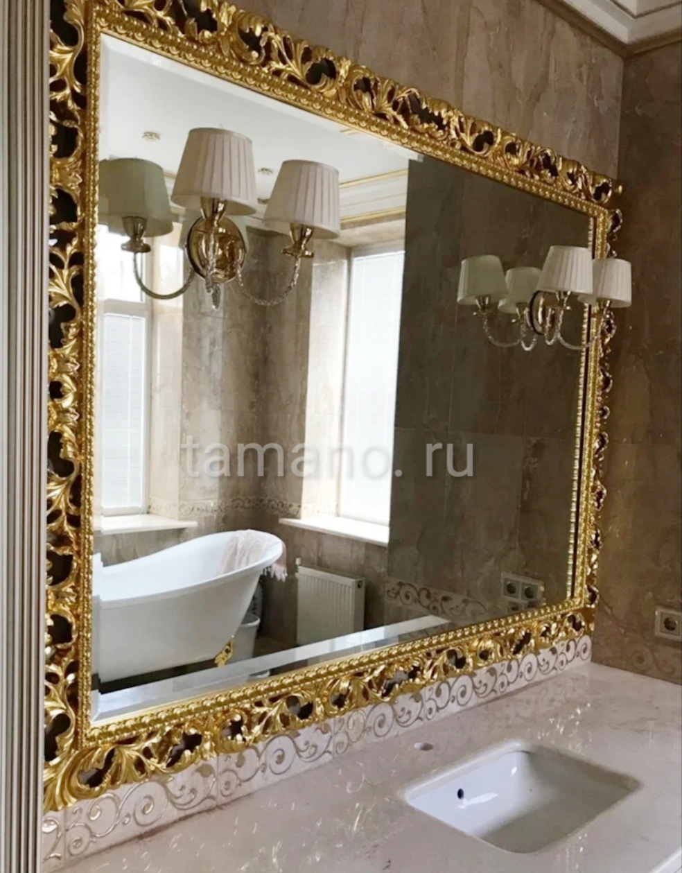 Зеркало в золотой резной раме заказать в ванную комнату.jpg