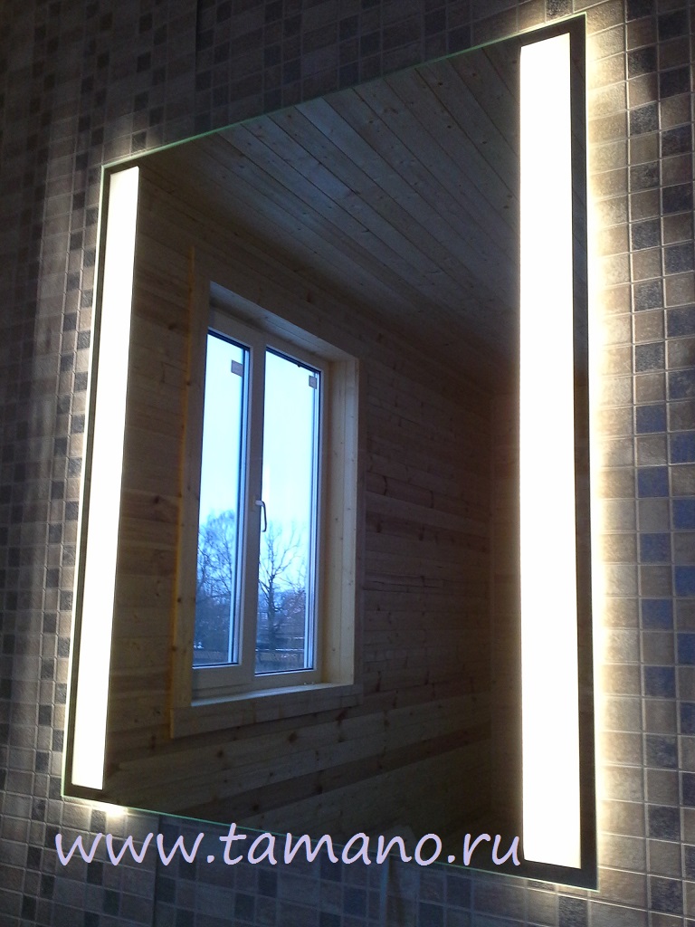 Зеркало с вертикальной подсветкой в ванную комнату заказать.jpg