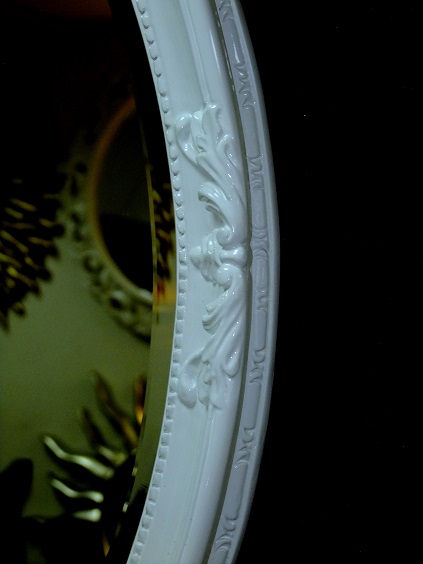 Зеркало овальное в раме, Пацифик, белый лак, 62см х 82см фото багета