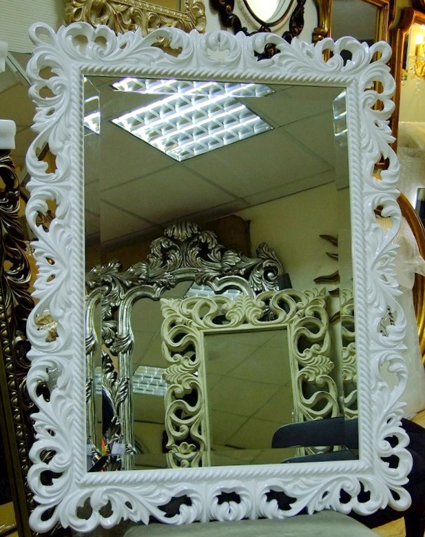 Купить красивое зеркало в белой резной раме 70х90