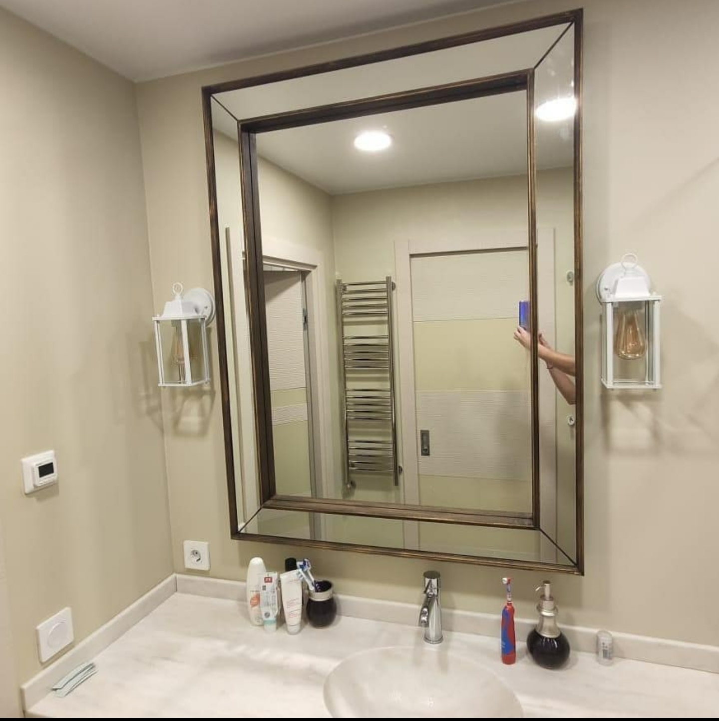 Настенное зеркало в зеркальной раме Кинг медиум для ванной любого размера на заказ.jpg