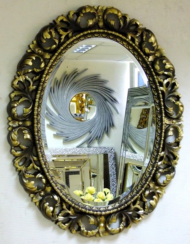 Купить с доставкой в Екатеринбург красивое овальное зеркало в бронзовой раме Джулия