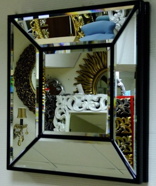 Купить стильное зеркальное панно в зеркальном обрамлении чёрный багет