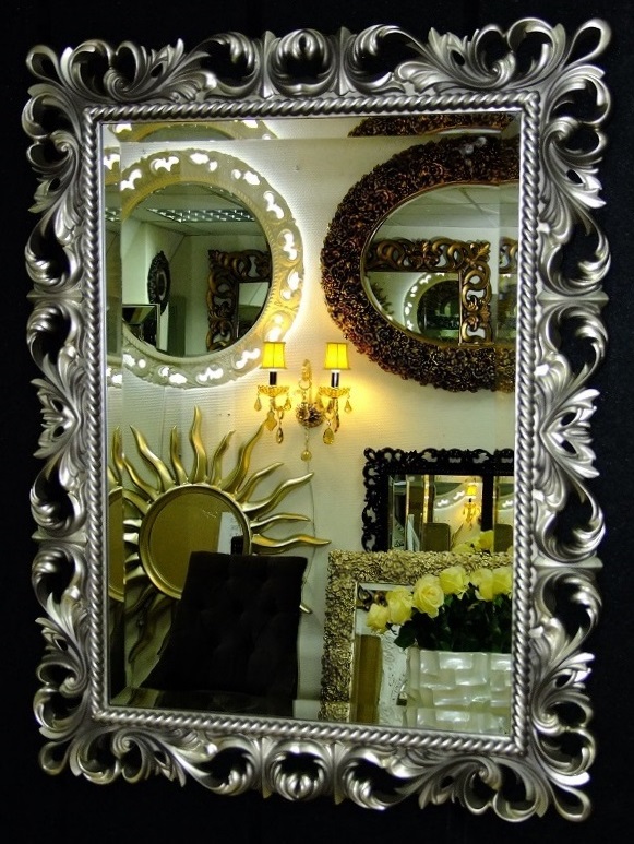 Стильное зеркало в резной раме Джениель венге шампань