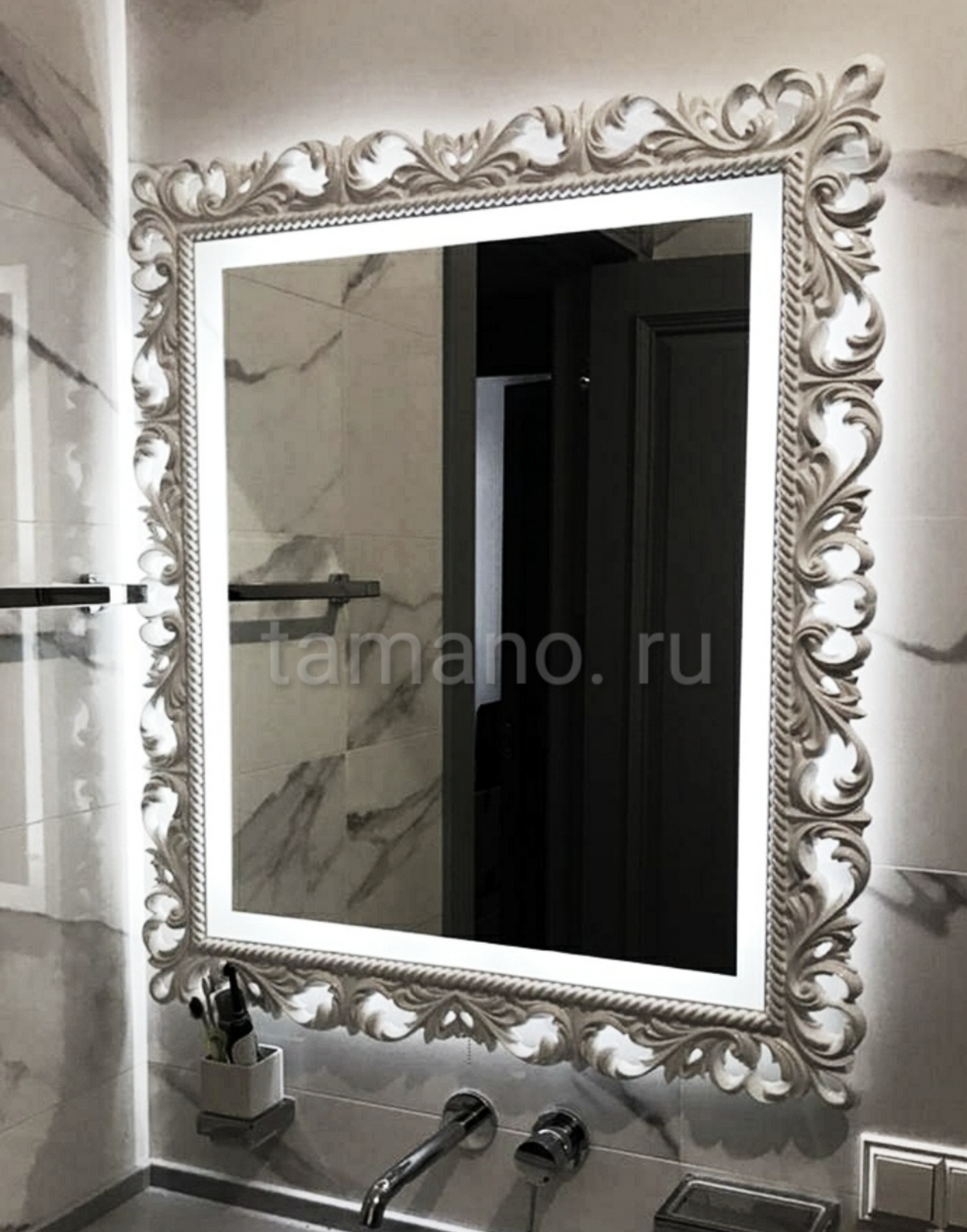 Зеркало с подсветкой в резном багете арт. 007 белый лак.jpg