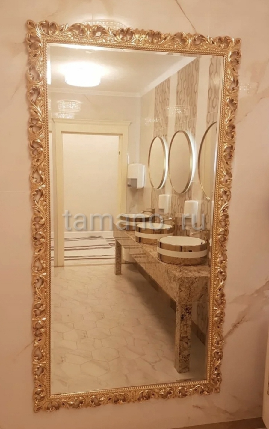 Где заказать зеркало в золотой резной раме в ванную.jpg