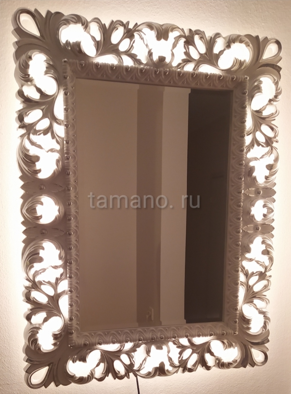 Зеркало с подсветкой в резном багете белый лак с серебряной поталью.jpg