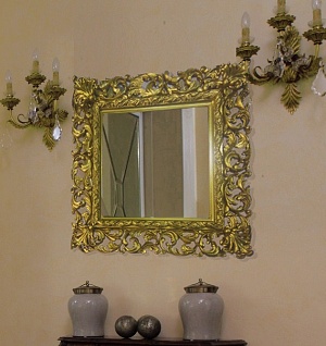 Зеркало в резной раме под бронзу Афина 75*75см