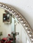 Овальное зеркало в современной раме Глобо серебро, 61см х 89см
