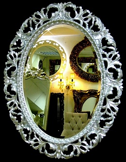 Овальное зеркало в резной раме Джулия серебро, 74см х 94см